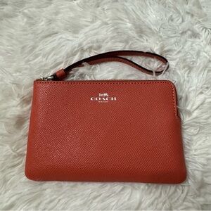 Coach Corner Zip Pebble Leather Wristlet! VGUC